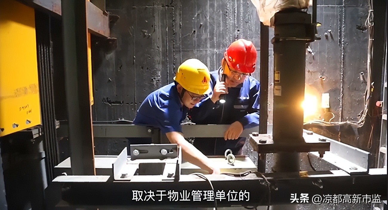 电梯一根钢丝绳坏了更换全部钢丝原因_电梯钢丝绳同时更换原理_升降货梯的钢丝如何更换