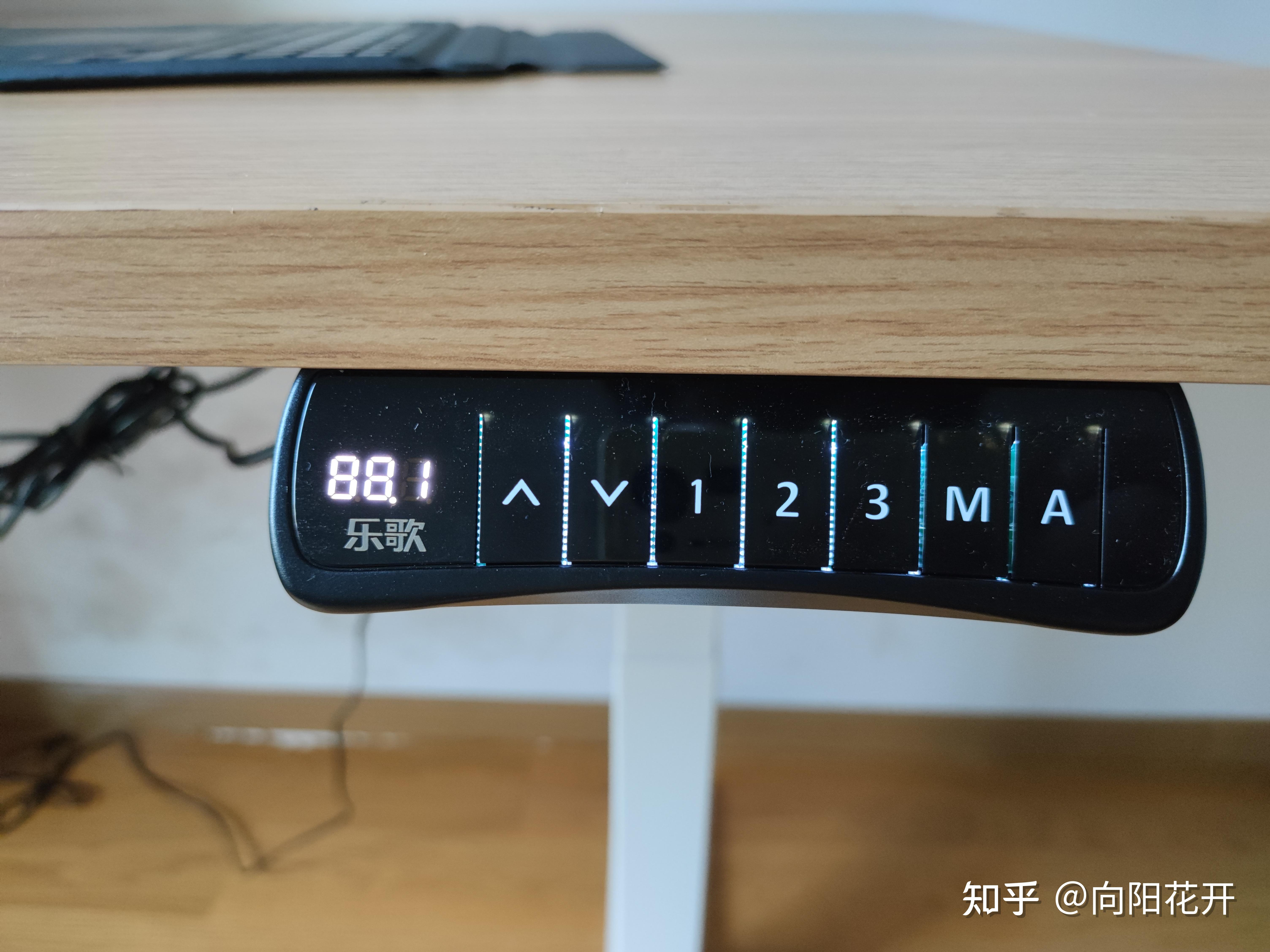 升降桌选购指南_如何选择合适的升降桌_升降货梯是依据如何核算呢