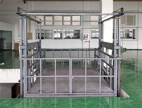 导轨式升降货梯(导轨式升降货梯厂家济南克莱德升降机械公司)