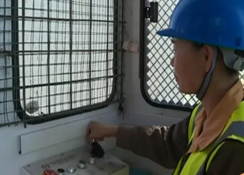 如何制作简易升降货梯_人货梯升降机分类及应用场景_工地人货梯升降机安全注意事项