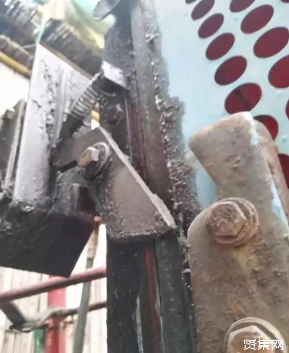 施工升降机安全通病及防治措施_液压升降货梯的门如何防护_施工升降机安全保护装置