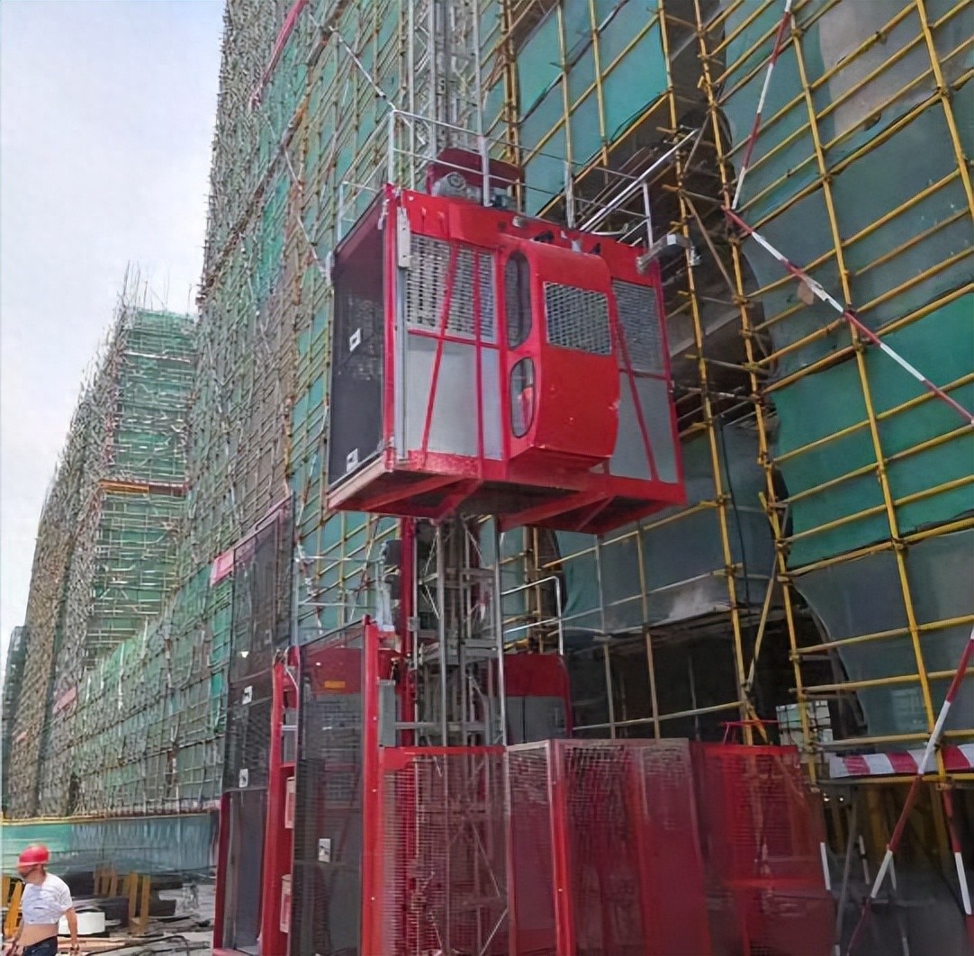 惊呆了！六盘水安装货梯，错一步就出事，这些血泪教训必须看