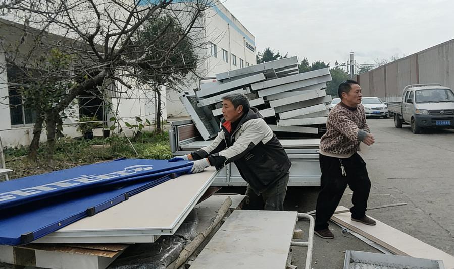 自贡升降机租赁服务商评估标准_川南地区升降机租赁市场分析_自动行走式升降机